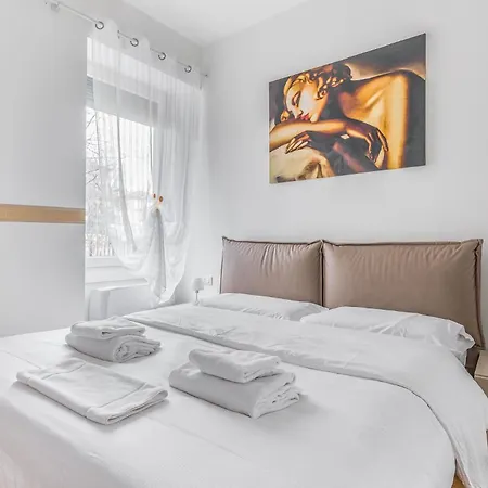 Milano Vetra-Parco Delle Basiliche 2 Pax- Wifi- Banfi Appartement Buitenkant foto